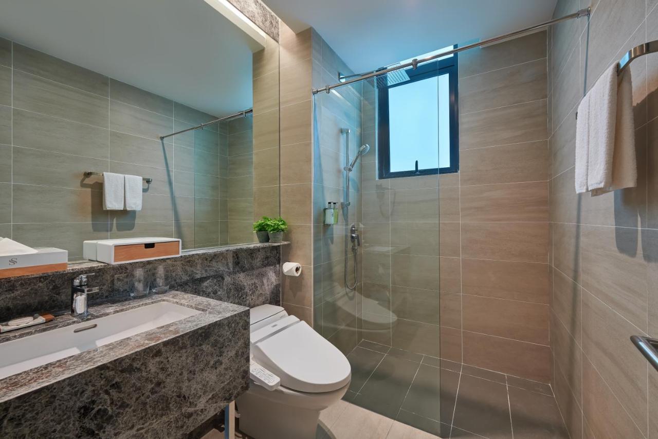 Mercure Living 普特拉贾亚 外观 照片 A bathroom in a hotel
