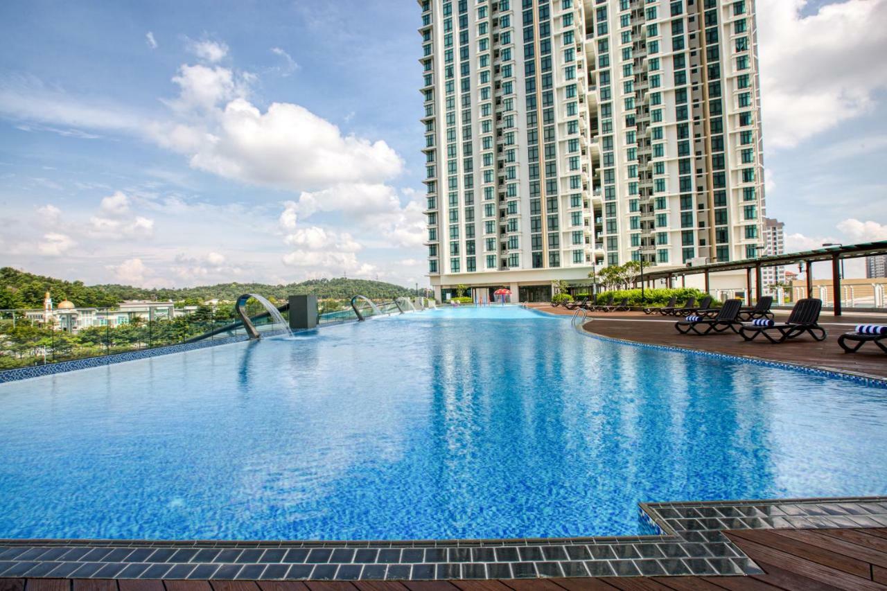 Mercure Living 普特拉贾亚 外观 照片 Infinity Pool